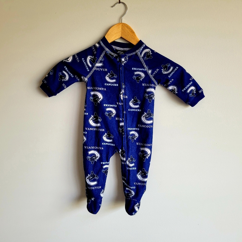 SOLD Sz 0-3m: Canucks Jammies